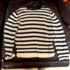 NovaMen Sweater Size Large